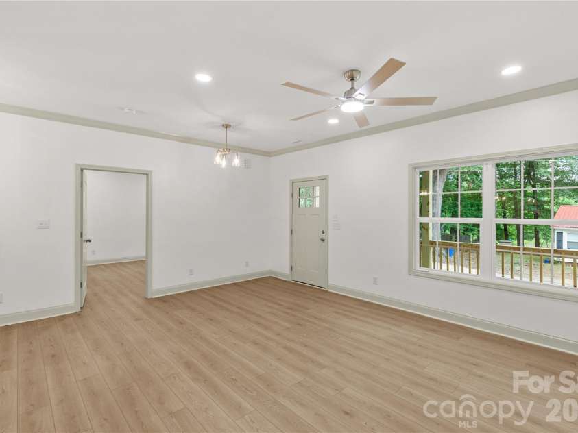172 Spring Meadow Drive, Clover, SC 29710.  MLS# CAR4377578, YatesRealty ID 23096. 
