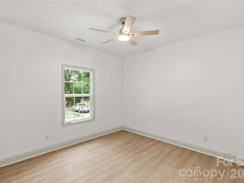 172 Spring Meadow Drive, Clover, SC 29710.  MLS# CAR4377578, YatesRealty ID 23096. 
