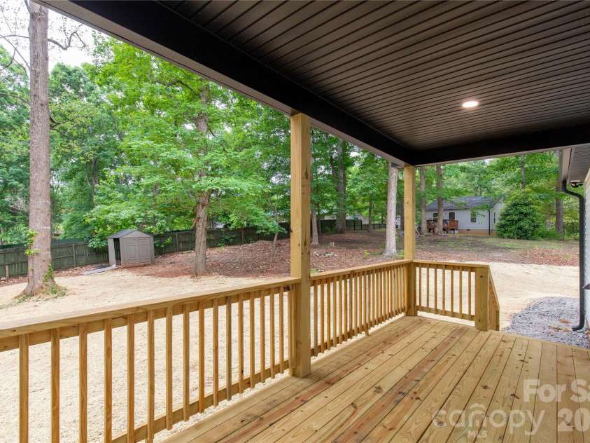 172 Spring Meadow Drive, Clover, SC 29710.  MLS# CAR4377578, YatesRealty ID 23096. 