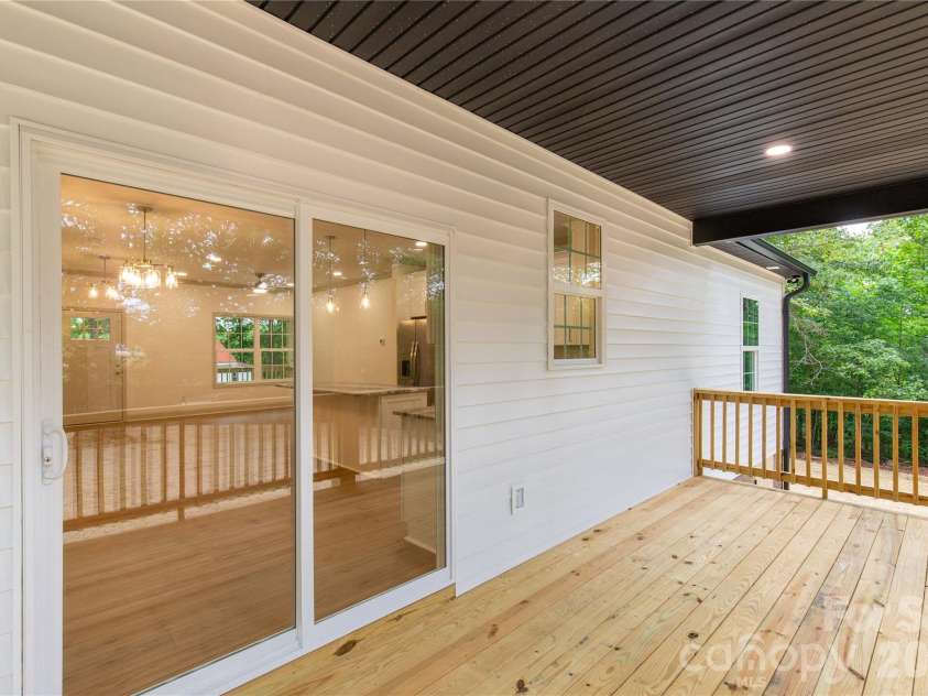 172 Spring Meadow Drive, Clover, SC 29710.  MLS# CAR4377578, YatesRealty ID 23096. 
