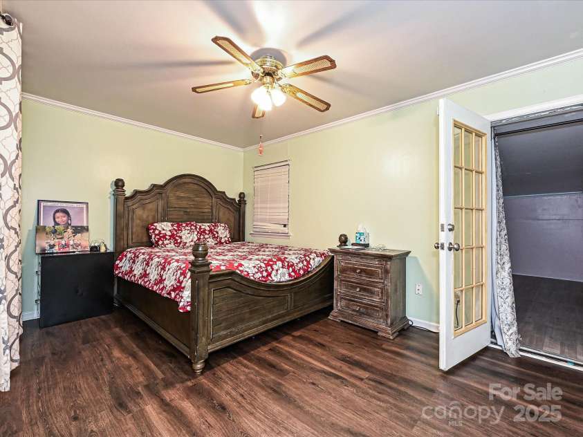 12423 Softwood Court, Charlotte, NC 28273.  MLS# CAR4268538, YatesRealty ID 23097. Primary Bedroom