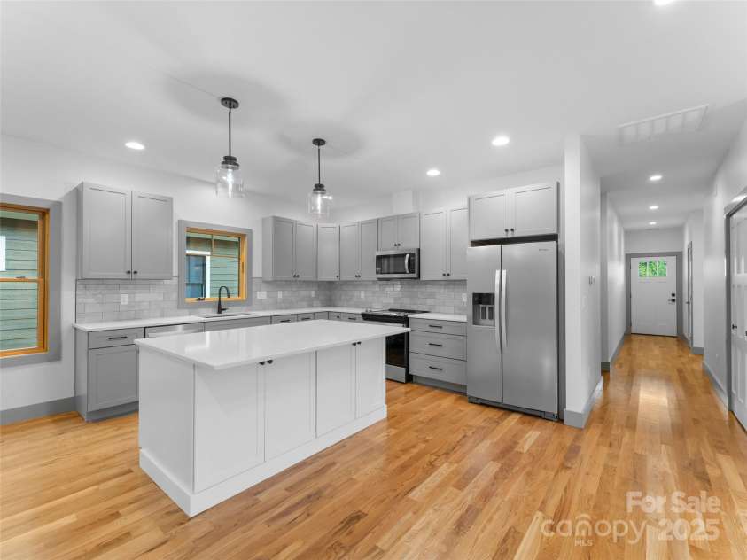 314 Gallimore Road, Brevard, NC 28712.  MLS# CAR4262876, YatesRealty ID 23098. 