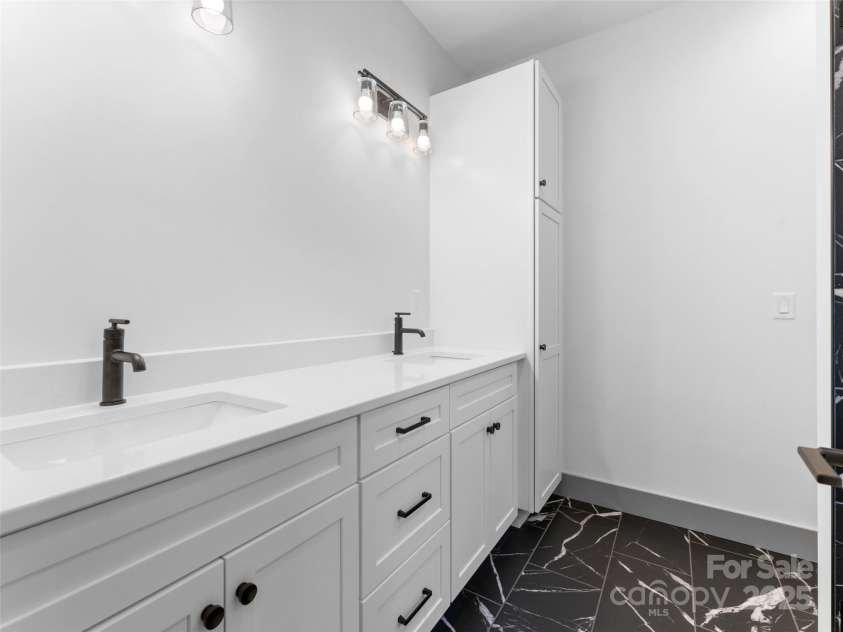 314 Gallimore Road, Brevard, NC 28712.  MLS# CAR4262876, YatesRealty ID 23098. 