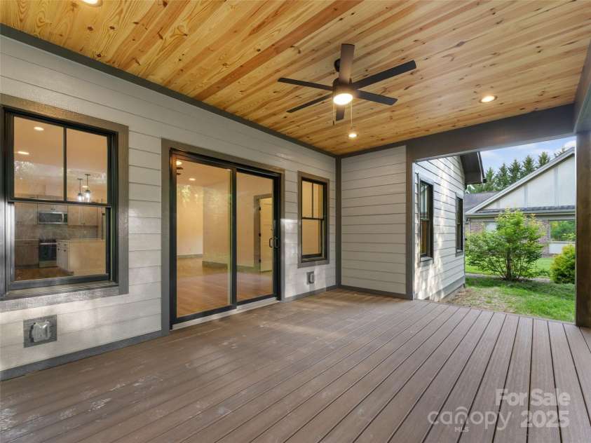 314 Gallimore Road, Brevard, NC 28712.  MLS# CAR4262876, YatesRealty ID 23098. 