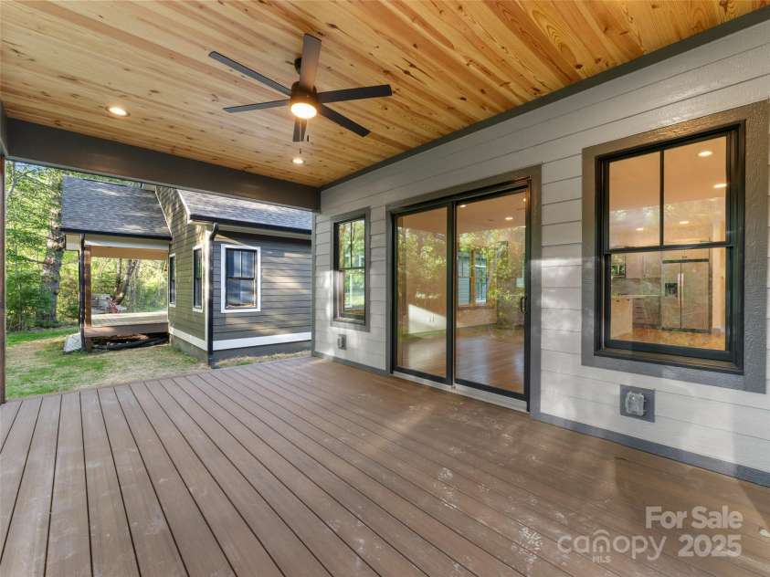 314 Gallimore Road, Brevard, NC 28712.  MLS# CAR4262876, YatesRealty ID 23098. 