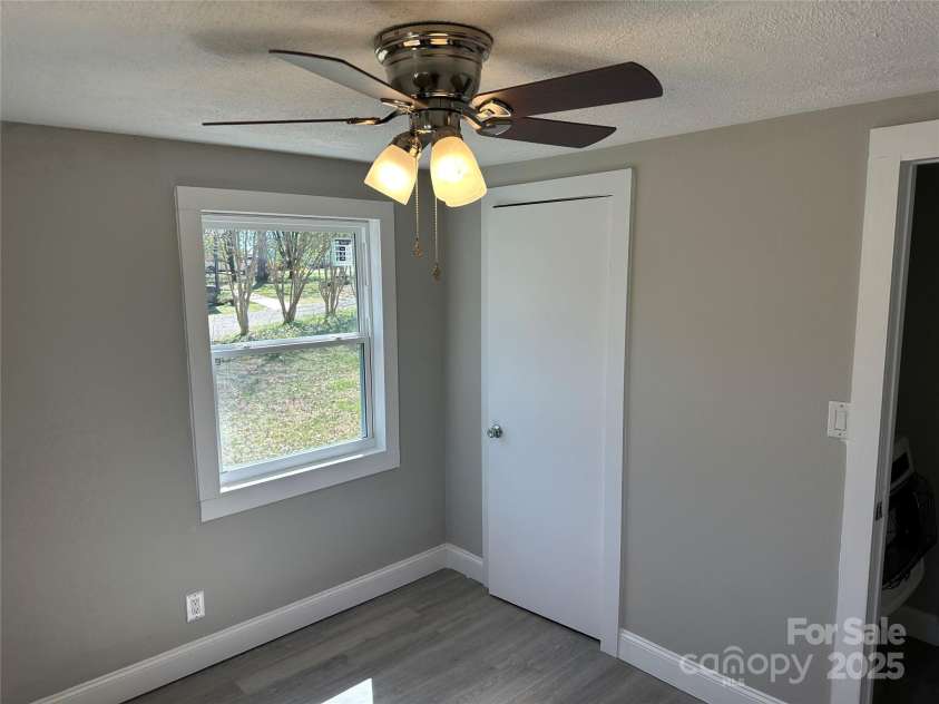 209 Brookview Road, Statesville, NC 28625.  MLS# CAR4249686, YatesRealty ID 231. 