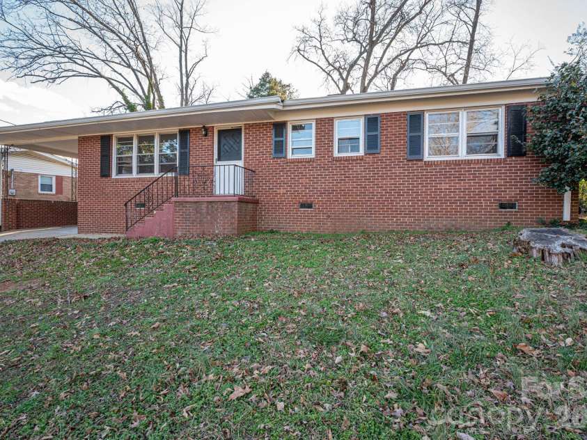 828 Main Street, Shelby, NC 28150.  MLS# CAR4335680, YatesRealty ID 2310. 