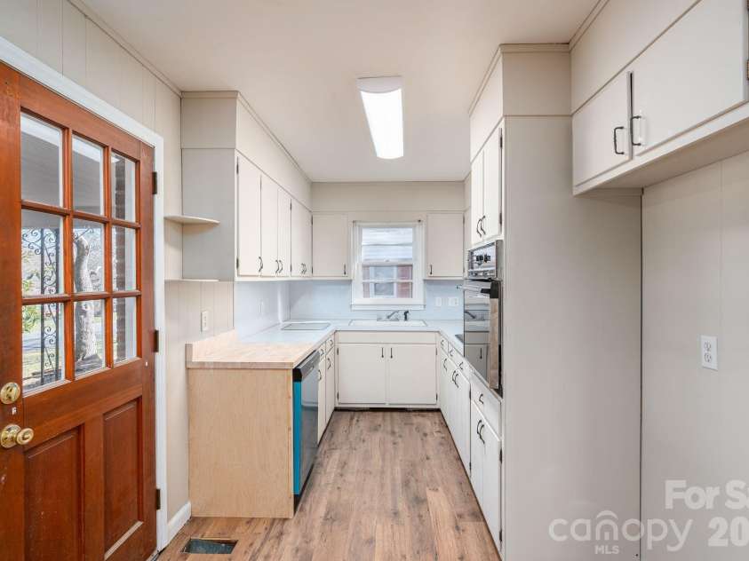 828 Main Street, Shelby, NC 28150.  MLS# CAR4335680, YatesRealty ID 2310. 