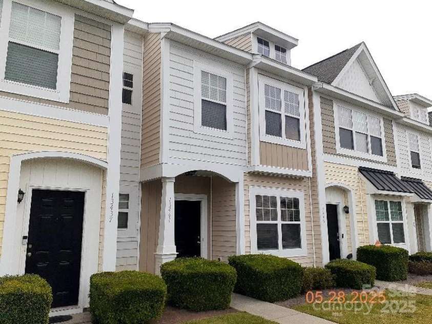 13441 Calloway Glen Drive, Charlotte, NC 28273.  MLS# CAR4265058, YatesRealty ID 23100. 