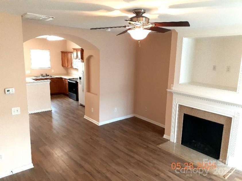 13441 Calloway Glen Drive, Charlotte, NC 28273.  MLS# CAR4265058, YatesRealty ID 23100. 