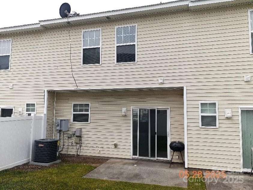 13441 Calloway Glen Drive, Charlotte, NC 28273.  MLS# CAR4265058, YatesRealty ID 23100. 