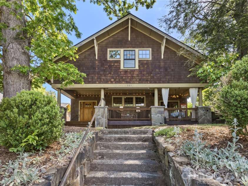 111 Montford Avenue, Asheville, NC 28801.  MLS# CAR4381201, YatesRealty ID 23101. 