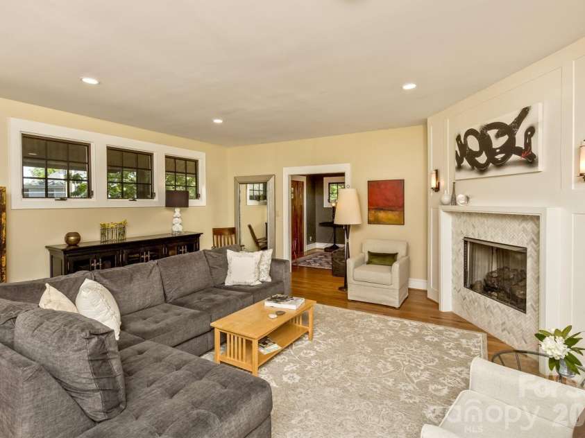 111 Montford Avenue, Asheville, NC 28801.  MLS# CAR4381201, YatesRealty ID 23101. 