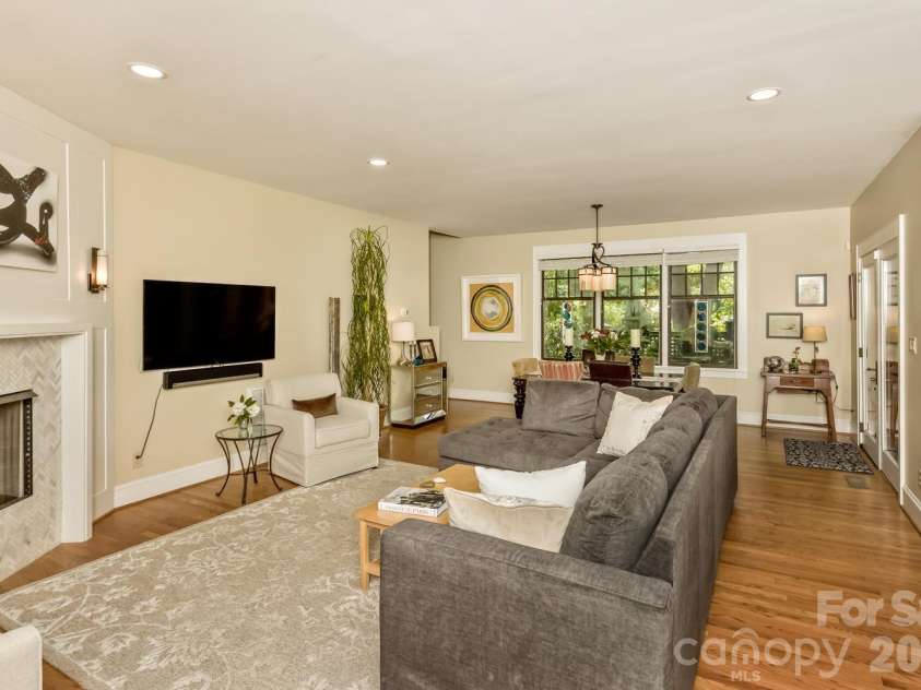 111 Montford Avenue, Asheville, NC 28801.  MLS# CAR4381201, YatesRealty ID 23101. 