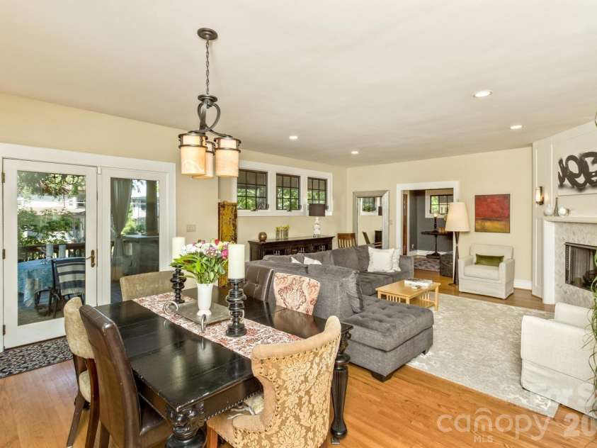 111 Montford Avenue, Asheville, NC 28801.  MLS# CAR4381201, YatesRealty ID 23101. 