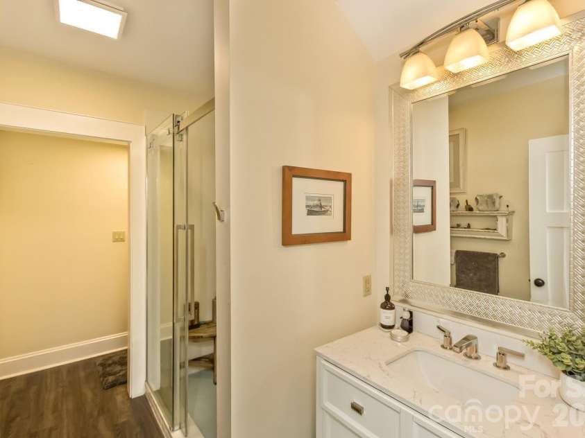 111 Montford Avenue, Asheville, NC 28801.  MLS# CAR4381201, YatesRealty ID 23101. 