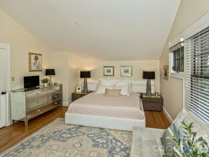 111 Montford Avenue, Asheville, NC 28801.  MLS# CAR4381201, YatesRealty ID 23101. 