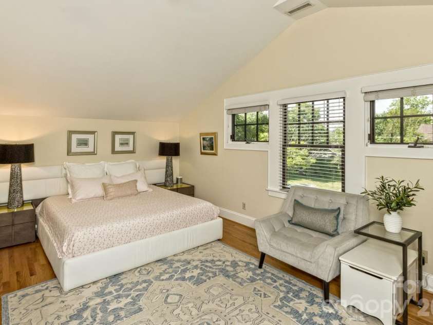111 Montford Avenue, Asheville, NC 28801.  MLS# CAR4381201, YatesRealty ID 23101. 