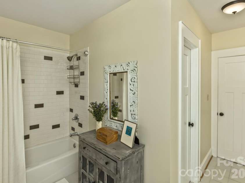 111 Montford Avenue, Asheville, NC 28801.  MLS# CAR4381201, YatesRealty ID 23101. 