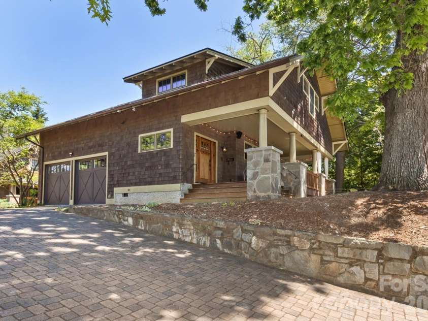 111 Montford Avenue, Asheville, NC 28801.  MLS# CAR4381201, YatesRealty ID 23101. 