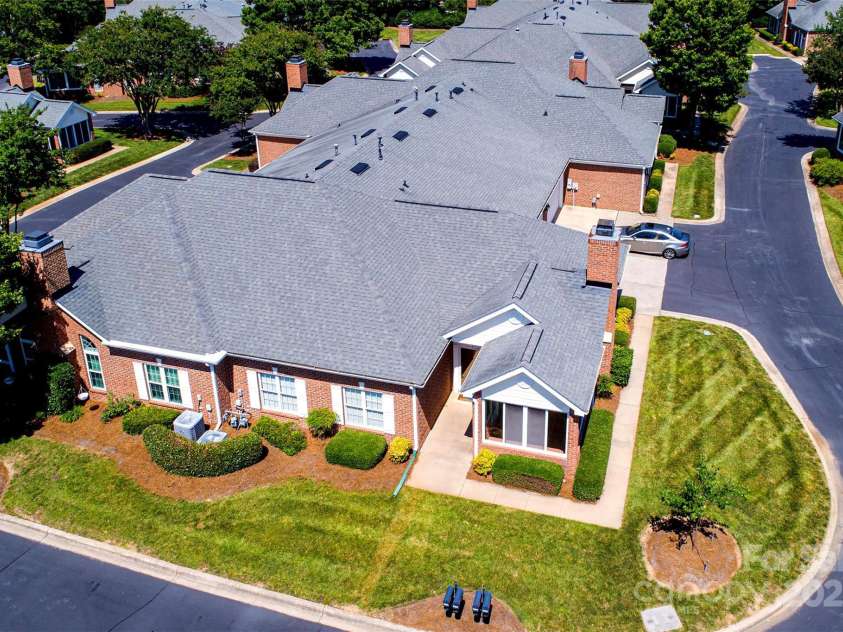 8538 Highland Glen Drive, Charlotte, NC 28269.  MLS# CAR4270032, YatesRealty ID 23101. 