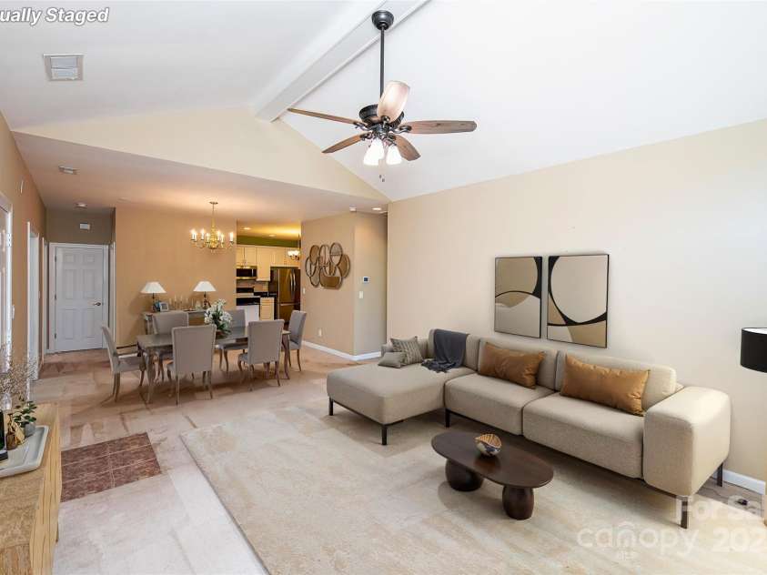 8538 Highland Glen Drive, Charlotte, NC 28269.  MLS# CAR4270032, YatesRealty ID 23101. 