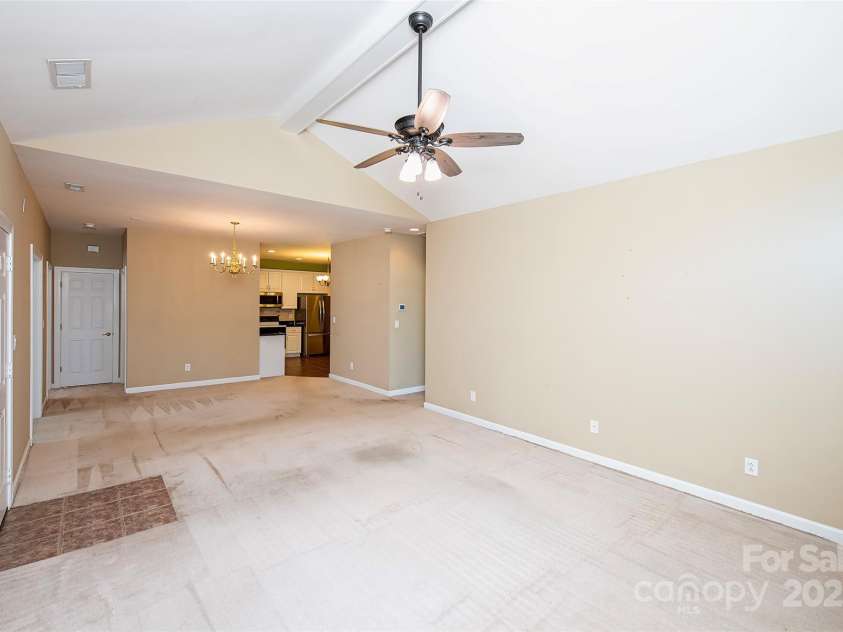 8538 Highland Glen Drive, Charlotte, NC 28269.  MLS# CAR4270032, YatesRealty ID 23101. 