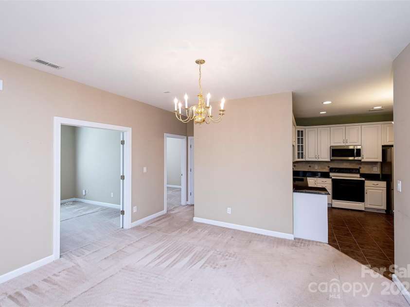 8538 Highland Glen Drive, Charlotte, NC 28269.  MLS# CAR4270032, YatesRealty ID 23101. 