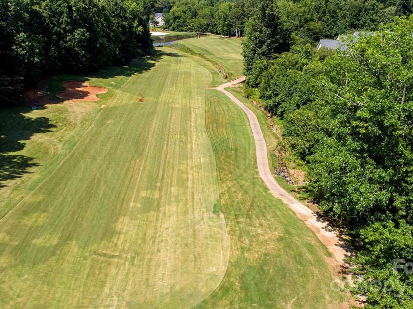 8538 Highland Glen Drive, Charlotte, NC 28269.  MLS# CAR4270032, YatesRealty ID 23101. 