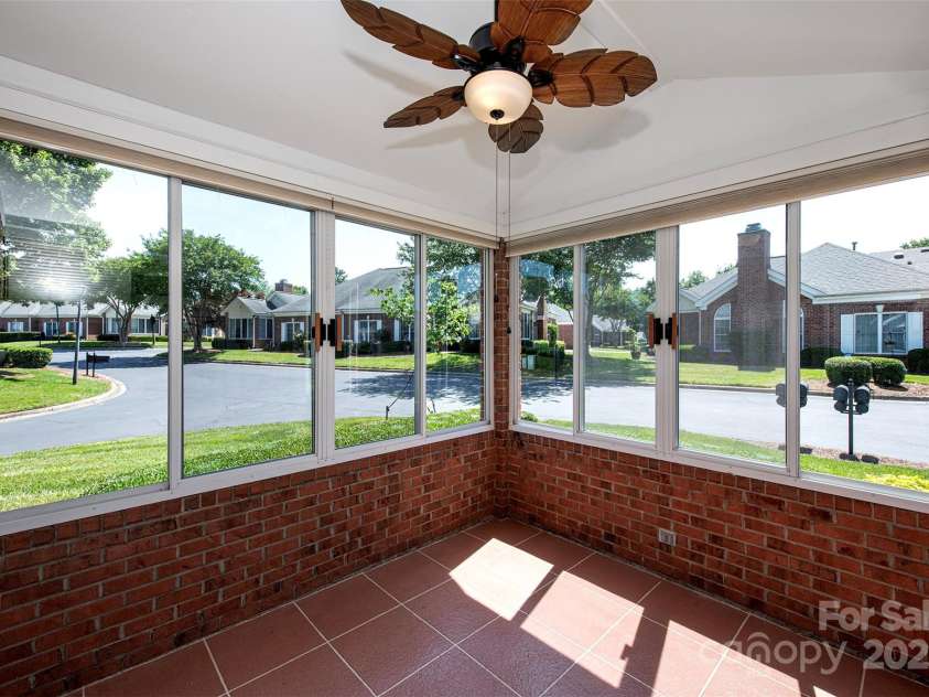 8538 Highland Glen Drive, Charlotte, NC 28269.  MLS# CAR4270032, YatesRealty ID 23101. 