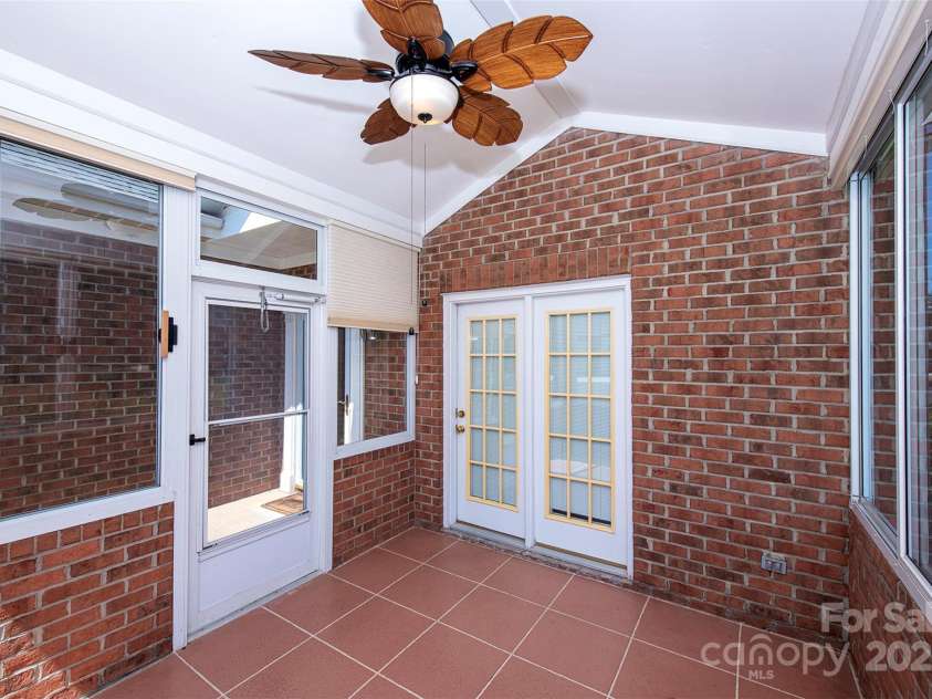 8538 Highland Glen Drive, Charlotte, NC 28269.  MLS# CAR4270032, YatesRealty ID 23101. 