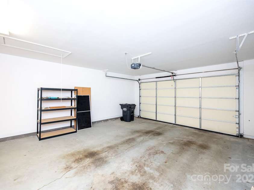 8538 Highland Glen Drive, Charlotte, NC 28269.  MLS# CAR4270032, YatesRealty ID 23101. 