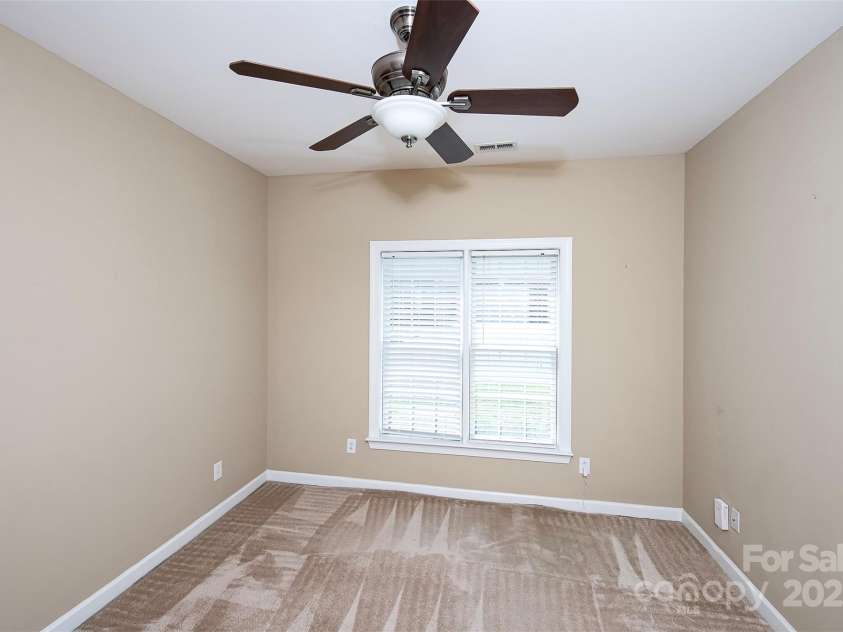 8538 Highland Glen Drive, Charlotte, NC 28269.  MLS# CAR4270032, YatesRealty ID 23101. Office/Bonus/Den or Possibly a Guest Bedroom.
