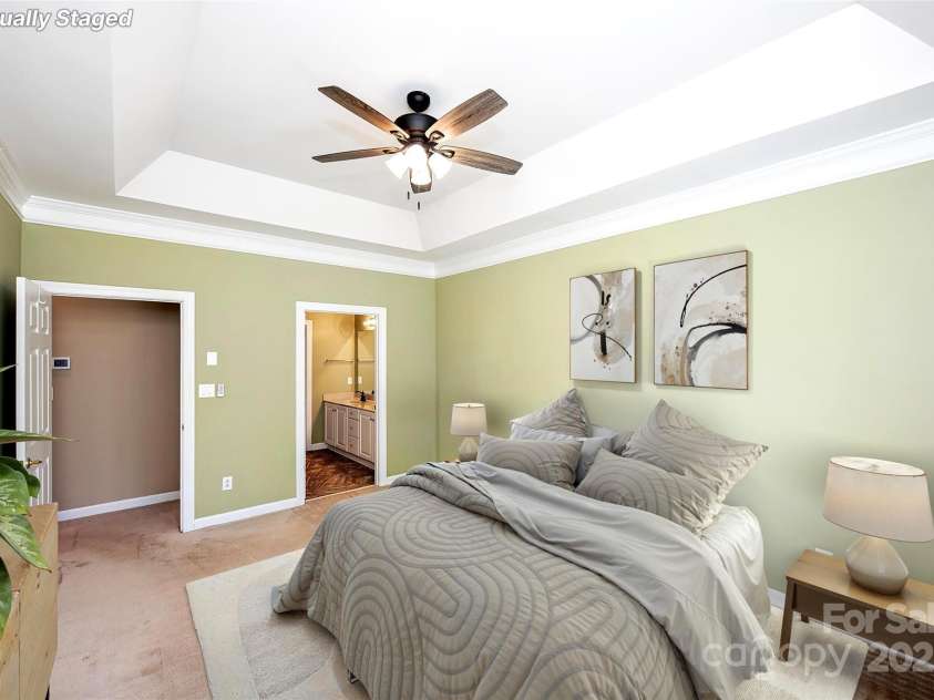 8538 Highland Glen Drive, Charlotte, NC 28269.  MLS# CAR4270032, YatesRealty ID 23101. Primary Bedroom