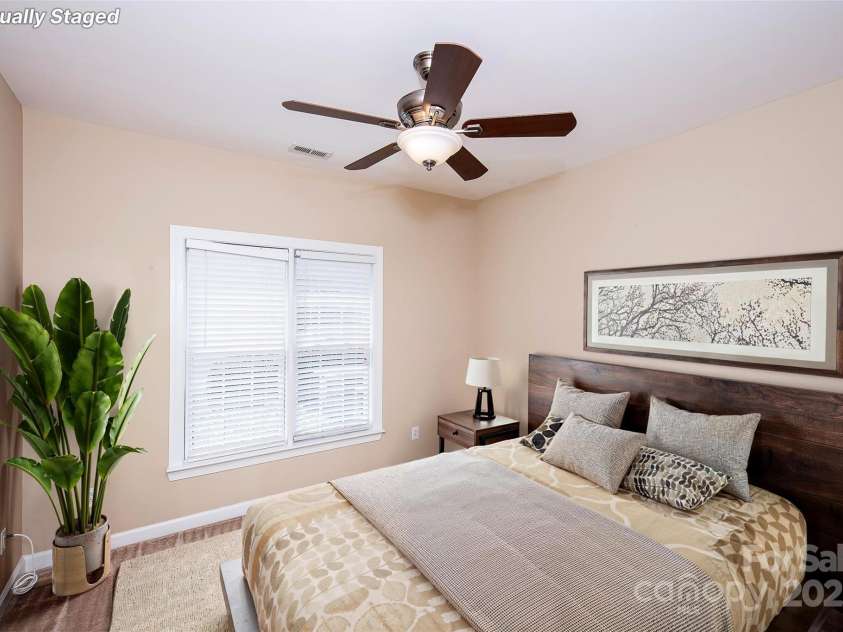 8538 Highland Glen Drive, Charlotte, NC 28269.  MLS# CAR4270032, YatesRealty ID 23101. Second Bedroom