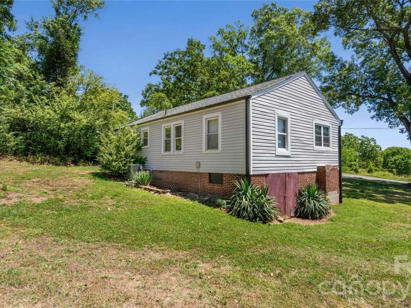 1481 Hilltop Street, Albemarle, NC 28001.  MLS# CAR4382502, YatesRealty ID 23102. 