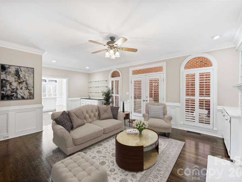 5242 Colony Road, Charlotte, NC 28226.  MLS# CAR4337225, YatesRealty ID 23103. 