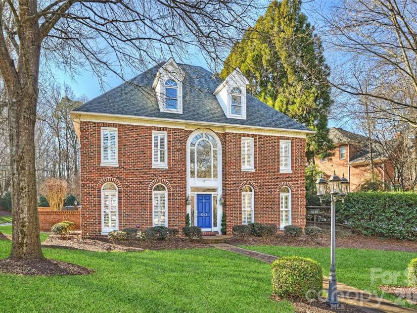5242 Colony Road, Charlotte, NC 28226.  MLS# CAR4337225, YatesRealty ID 23103. 