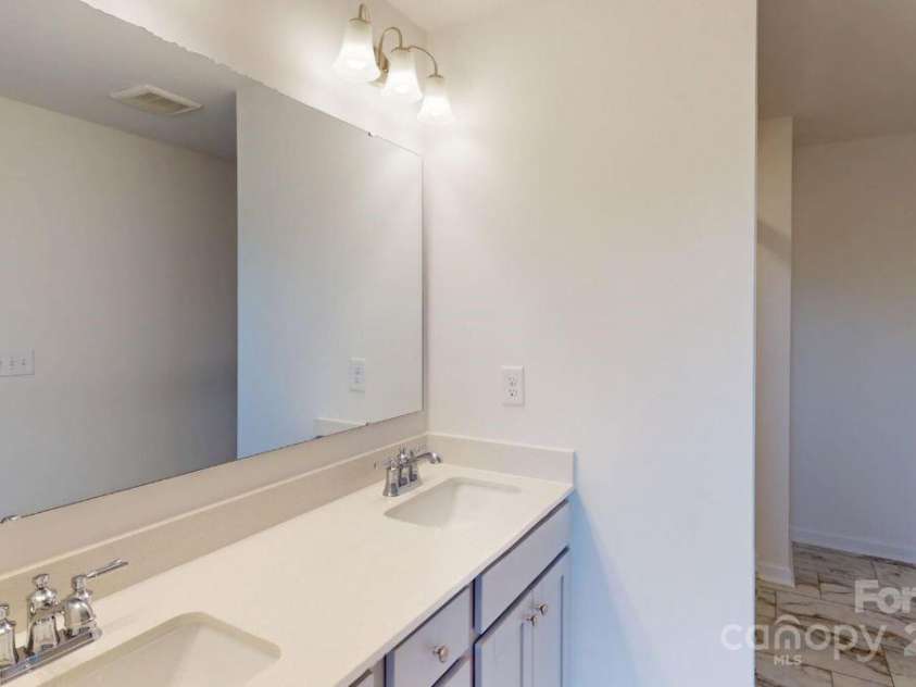 4057 Lawnview Drive, Charlotte, NC 28269.  MLS# CAR4188147, YatesRealty ID 23104. Owners bathroom