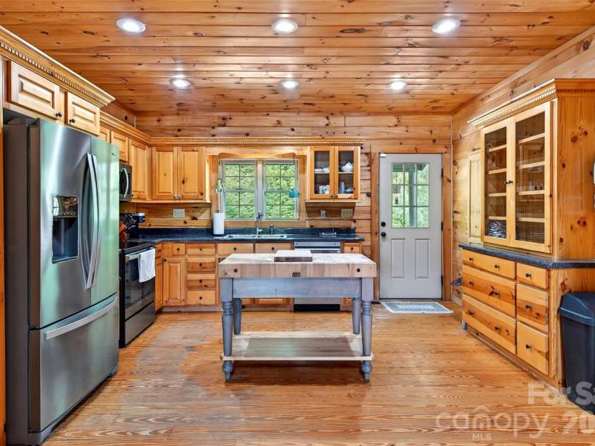 71 Browns Crossing Drive, Marion, NC 28752.  MLS# CAR4370041, YatesRealty ID 23105. 