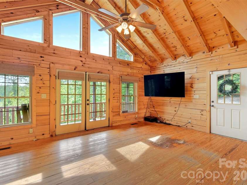 71 Browns Crossing Drive, Marion, NC 28752.  MLS# CAR4370041, YatesRealty ID 23105. 
