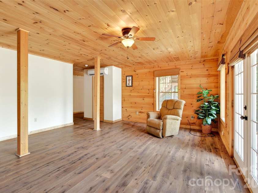 71 Browns Crossing Drive, Marion, NC 28752.  MLS# CAR4370041, YatesRealty ID 23105. 