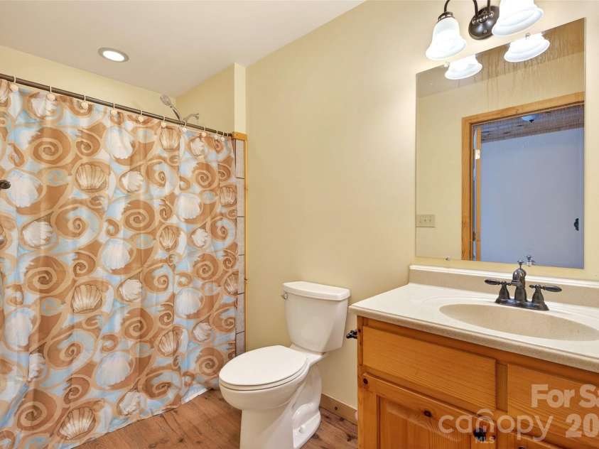 71 Browns Crossing Drive, Marion, NC 28752.  MLS# CAR4370041, YatesRealty ID 23105. 