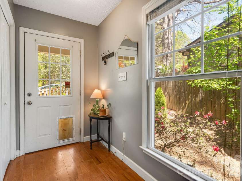 218 Appalachian Way, Asheville, NC 28806.  MLS# CAR4372519, YatesRealty ID 23106. 
