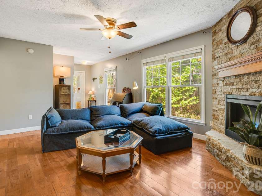 218 Appalachian Way, Asheville, NC 28806.  MLS# CAR4372519, YatesRealty ID 23106. 