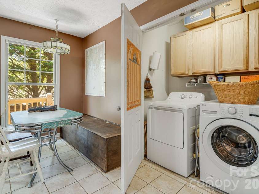 218 Appalachian Way, Asheville, NC 28806.  MLS# CAR4372519, YatesRealty ID 23106. 