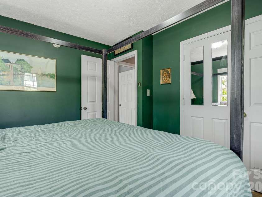 218 Appalachian Way, Asheville, NC 28806.  MLS# CAR4372519, YatesRealty ID 23106. 
