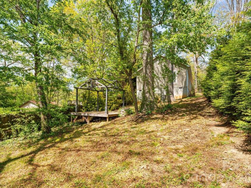 218 Appalachian Way, Asheville, NC 28806.  MLS# CAR4372519, YatesRealty ID 23106. 
