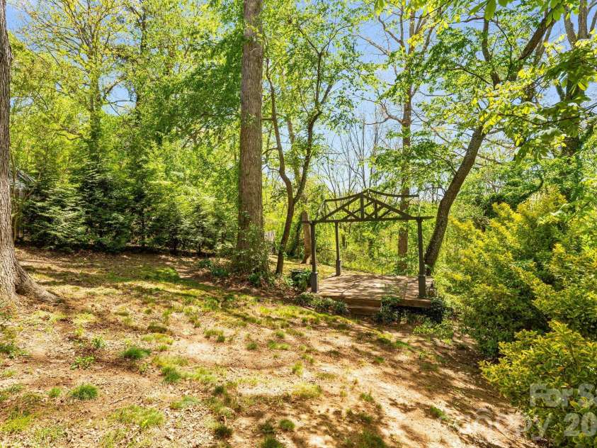 218 Appalachian Way, Asheville, NC 28806.  MLS# CAR4372519, YatesRealty ID 23106. 