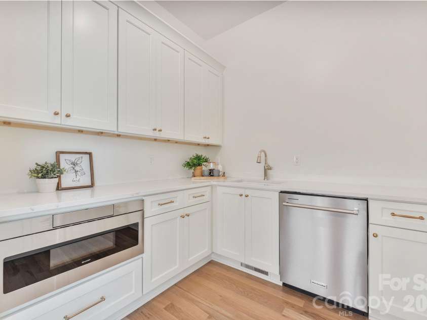 8016 Gulf Creek Road, Lancaster, SC 29720.  MLS# CAR4371059, YatesRealty ID 23107. Scullery